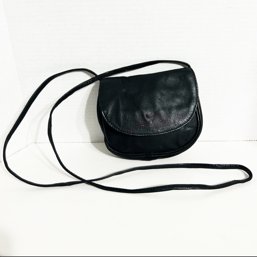 Vintage Unbranded Mini Black 🖤 Leather Crossbody Bag Flap Closure with Snap
